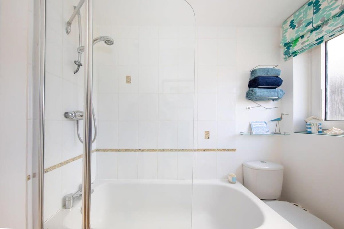איסט וויטרינג Sunny & Modern Near The Beach & Village W Parking מראה חיצוני תמונה